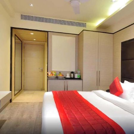 Hotel Royal Grand - Opposite Axis Bank East Patel Nagar Нью-Делі Екстер'єр фото