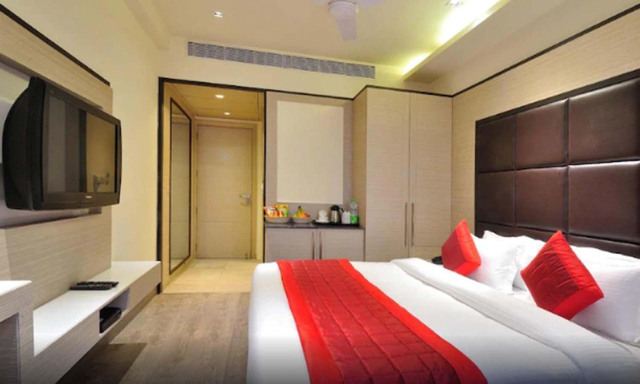 Hotel Royal Grand - Opposite Axis Bank East Patel Nagar Нью-Делі Екстер'єр фото