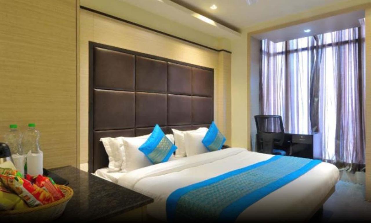 Hotel Royal Grand - Opposite Axis Bank East Patel Nagar Нью-Делі Екстер'єр фото