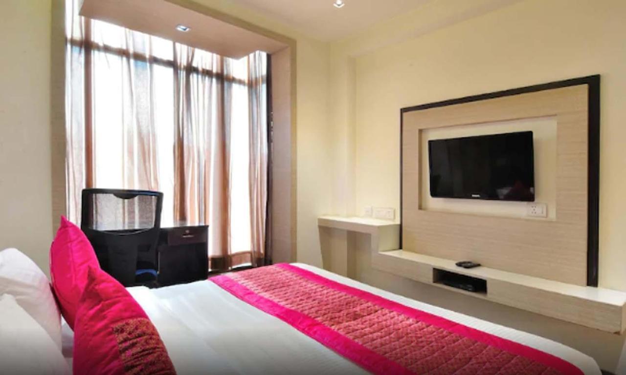 Hotel Royal Grand - Opposite Axis Bank East Patel Nagar Нью-Делі Екстер'єр фото