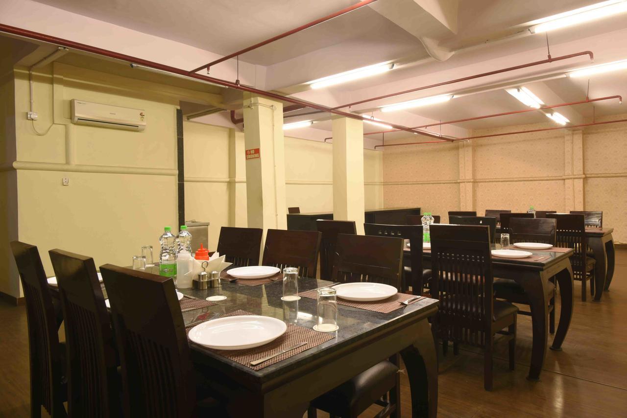 Hotel Royal Grand - Opposite Axis Bank East Patel Nagar Нью-Делі Екстер'єр фото