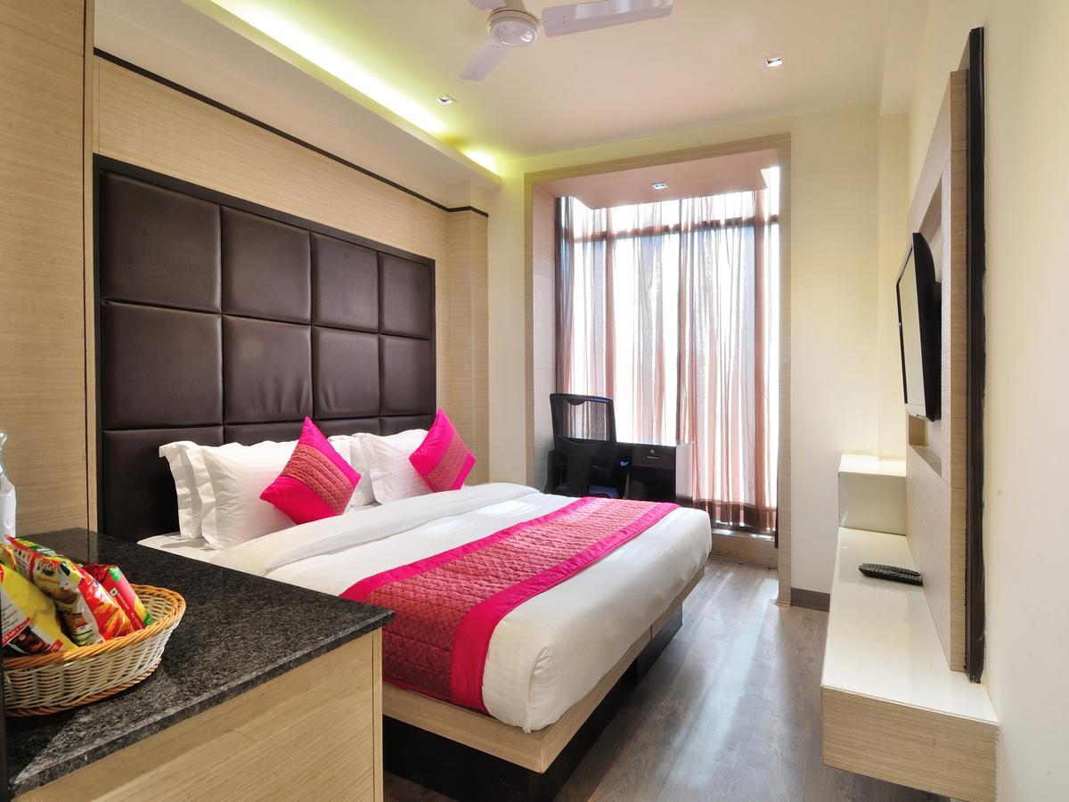 Hotel Royal Grand - Opposite Axis Bank East Patel Nagar Нью-Делі Екстер'єр фото