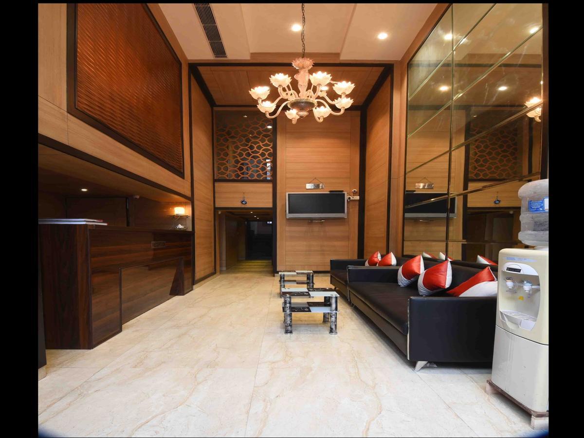 Hotel Royal Grand - Opposite Axis Bank East Patel Nagar Нью-Делі Екстер'єр фото