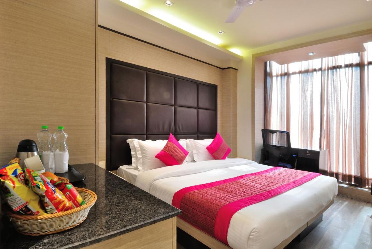 Hotel Royal Grand - Opposite Axis Bank East Patel Nagar Нью-Делі Екстер'єр фото