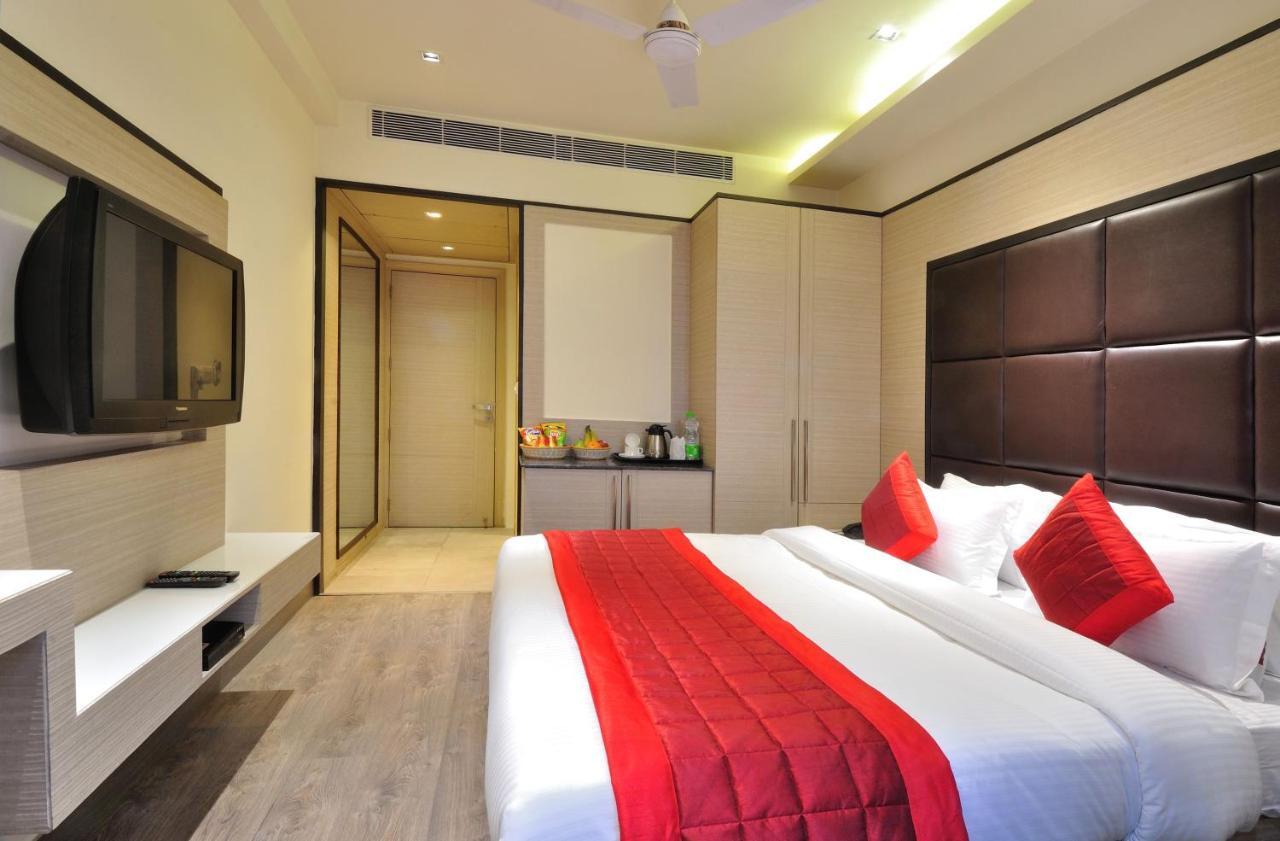 Hotel Royal Grand - Opposite Axis Bank East Patel Nagar Нью-Делі Екстер'єр фото